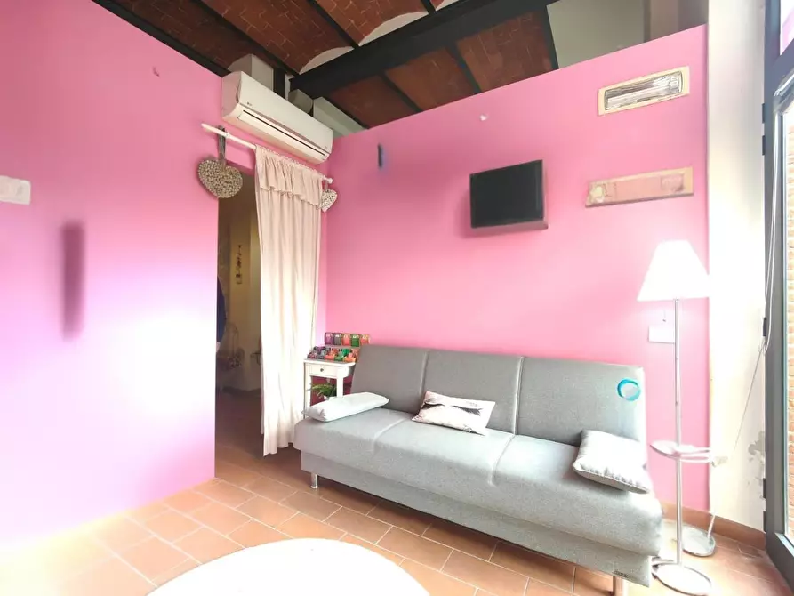 Immagine 2 di Negozio in vendita  a Fucecchio