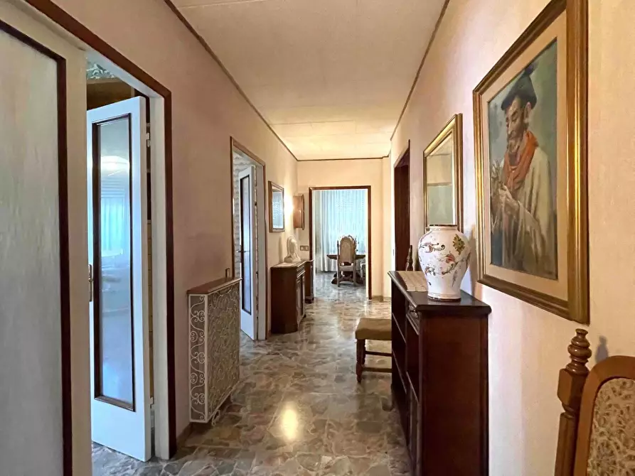 Immagine 12 di Appartamento in vendita  a Aulla