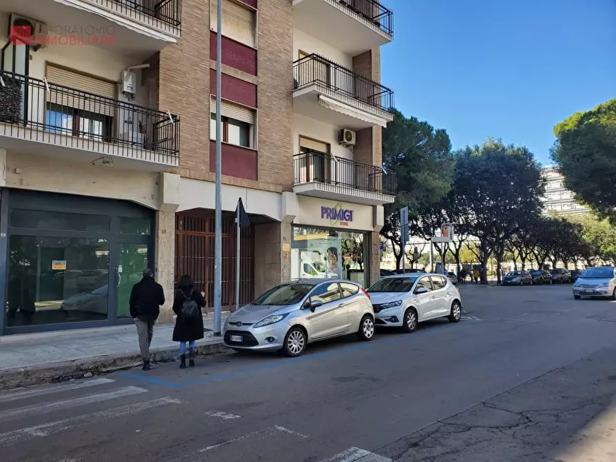 Immagine 11 di Locale commerciale in vendita  a Lecce