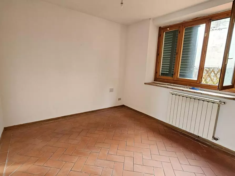 Immagine 9 di Appartamento in vendita  a Carmignano