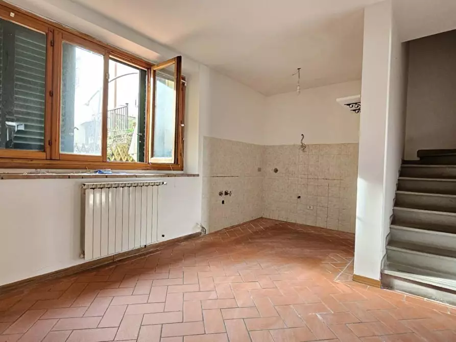 Immagine 7 di Appartamento in vendita  a Carmignano