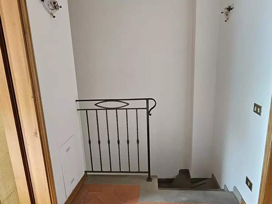 Immagine 14 di Appartamento in vendita  a Carmignano