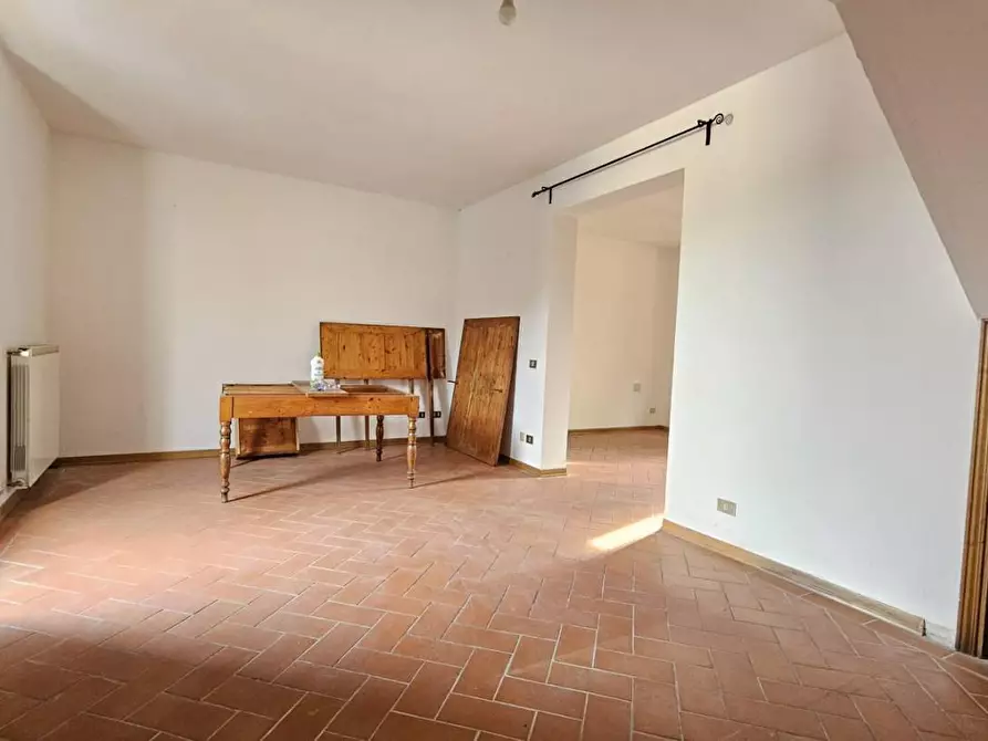 Immagine 4 di Appartamento in vendita  a Carmignano