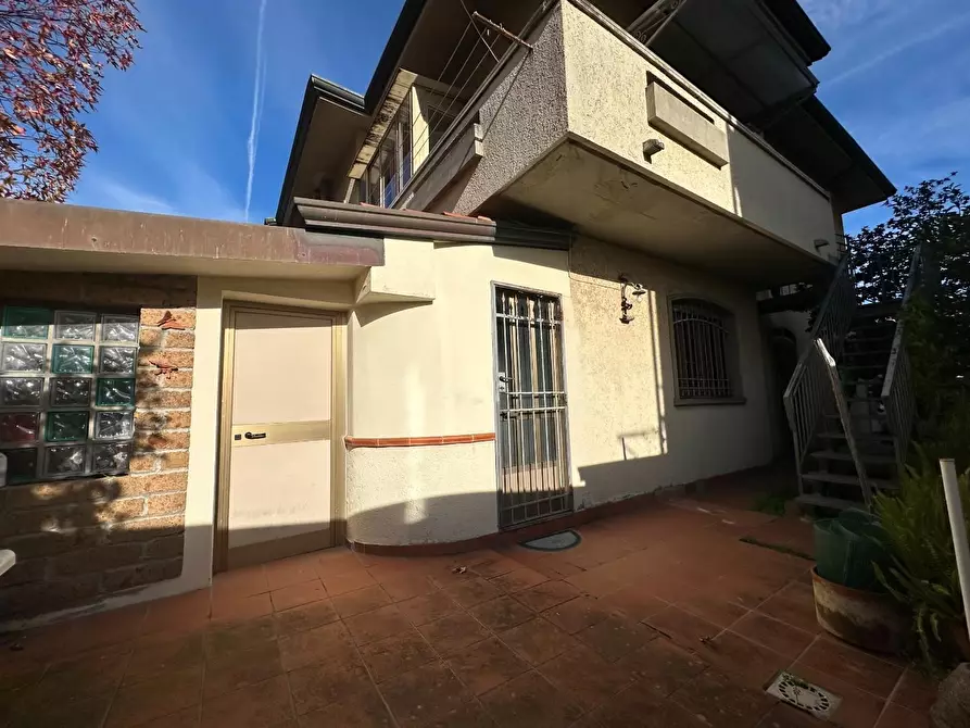 Immagine 2 di Casa bifamiliare in vendita  a Viareggio