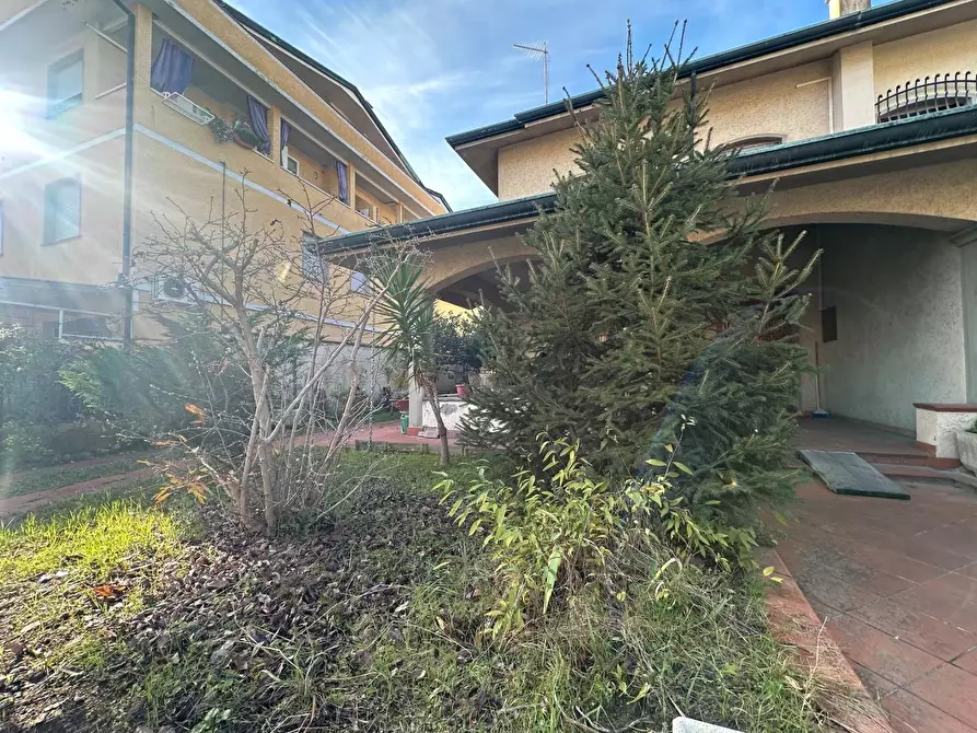 Immagine 36 di Casa bifamiliare in vendita  a Viareggio