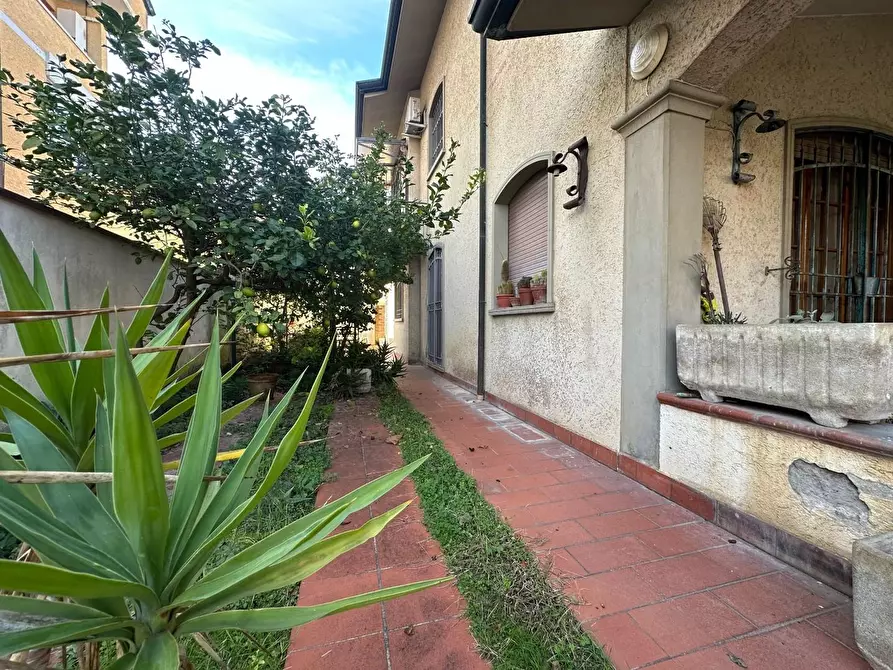 Immagine 12 di Casa bifamiliare in vendita  a Viareggio