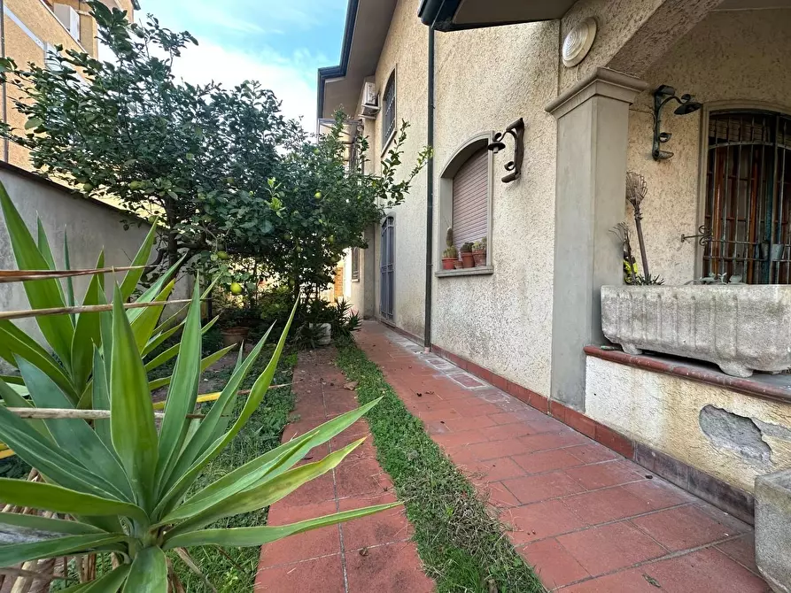 Immagine 39 di Casa bifamiliare in vendita  a Viareggio