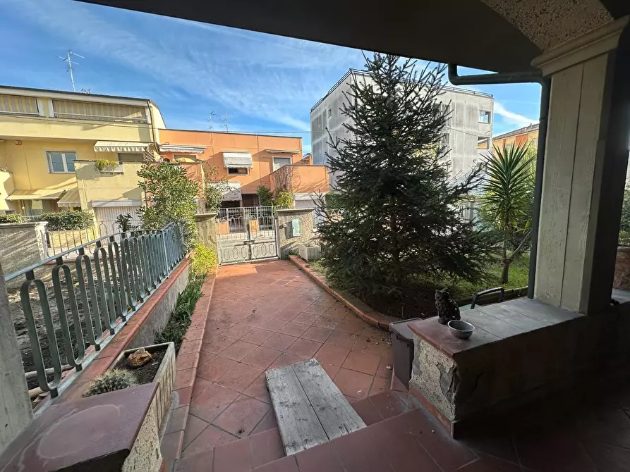Immagine 42 di Casa bifamiliare in vendita  a Viareggio