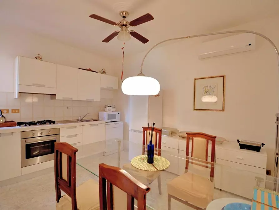 Immagine 3 di Appartamento in vendita  a Forte Dei Marmi