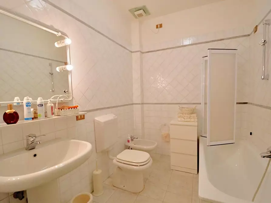 Immagine 6 di Appartamento in vendita  a Forte Dei Marmi