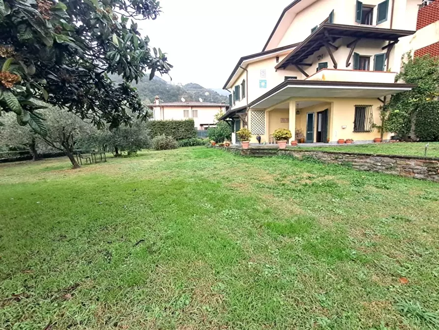 Immagine 33 di Casa bifamiliare in vendita  a Montignoso