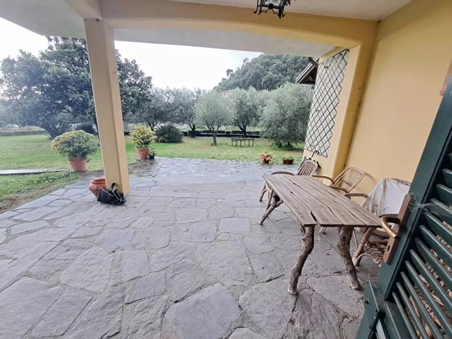 Immagine 30 di Casa bifamiliare in vendita  a Montignoso