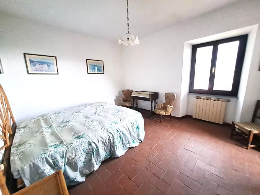 Immagine 15 di Casa bifamiliare in vendita  a Montignoso