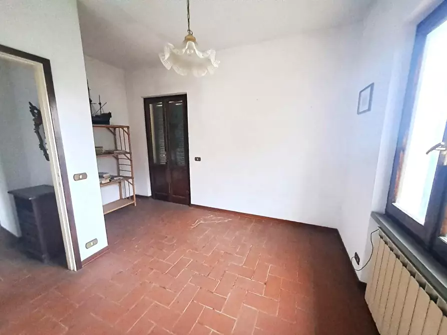 Immagine 21 di Casa bifamiliare in vendita  a Montignoso