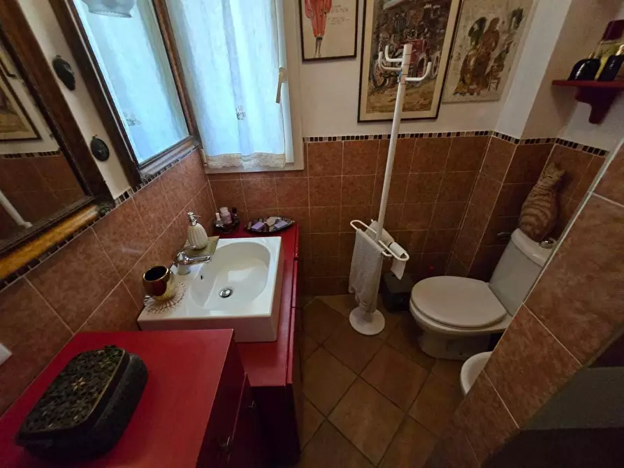 Immagine 43 di Casa indipendente in vendita  a Massa