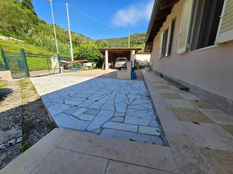Immagine 59 di Casa indipendente in vendita  a Massa