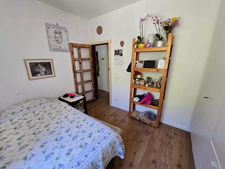 Immagine 21 di Casa indipendente in vendita  a Massa