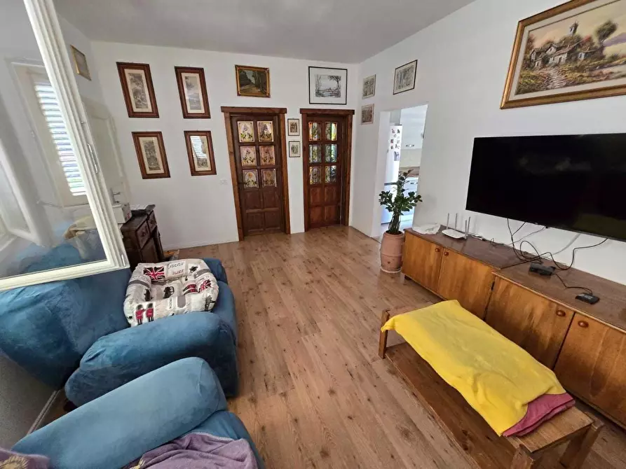 Immagine 3 di Casa indipendente in vendita  a Massa