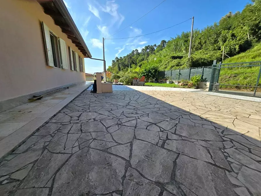 Immagine 54 di Casa indipendente in vendita  a Massa