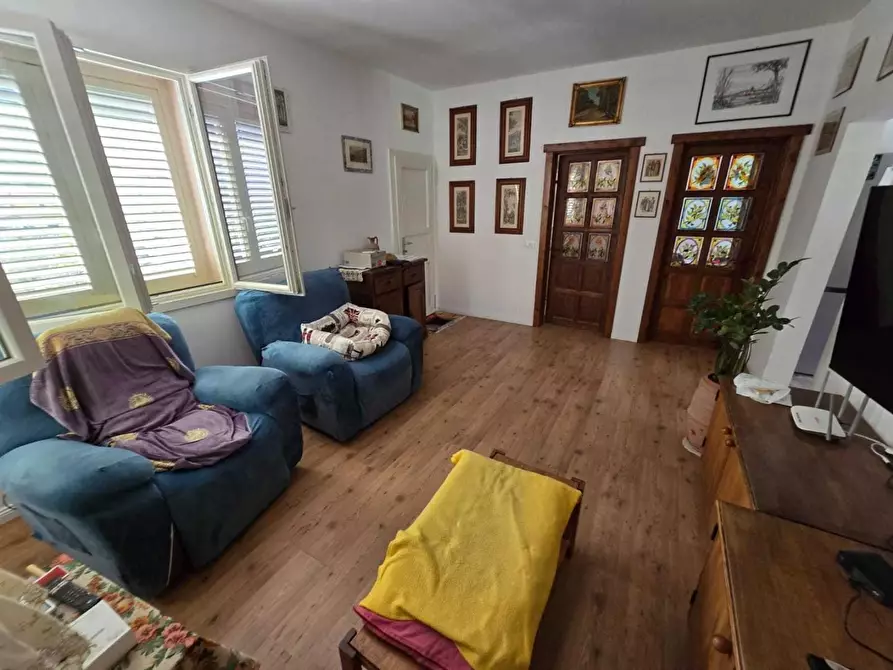 Immagine 4 di Casa indipendente in vendita  a Massa