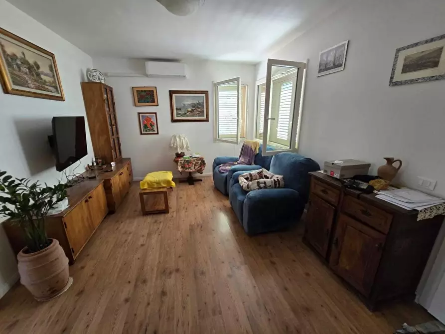 Immagine 2 di Casa indipendente in vendita  a Massa