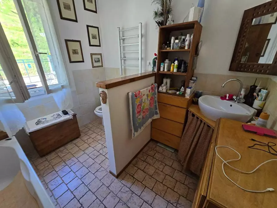 Immagine 22 di Casa indipendente in vendita  a Massa