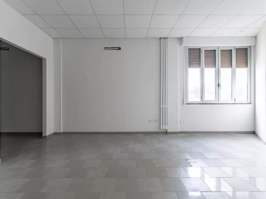 Immagine 19 di Ufficio in affitto  a Empoli