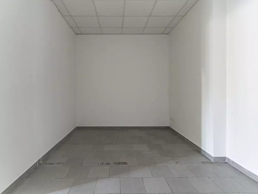 Immagine 26 di Ufficio in affitto  a Empoli