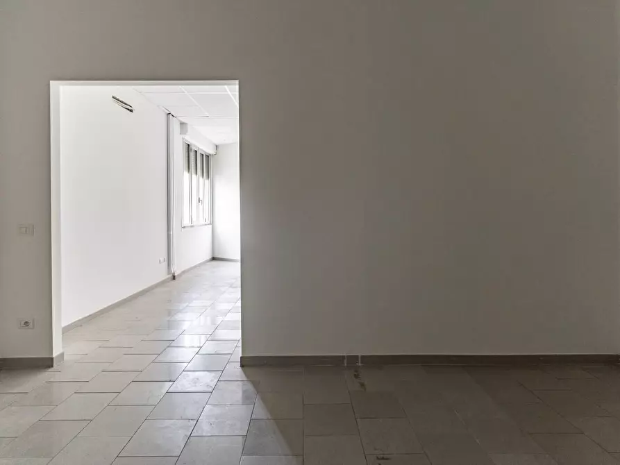 Immagine 25 di Ufficio in affitto  a Empoli