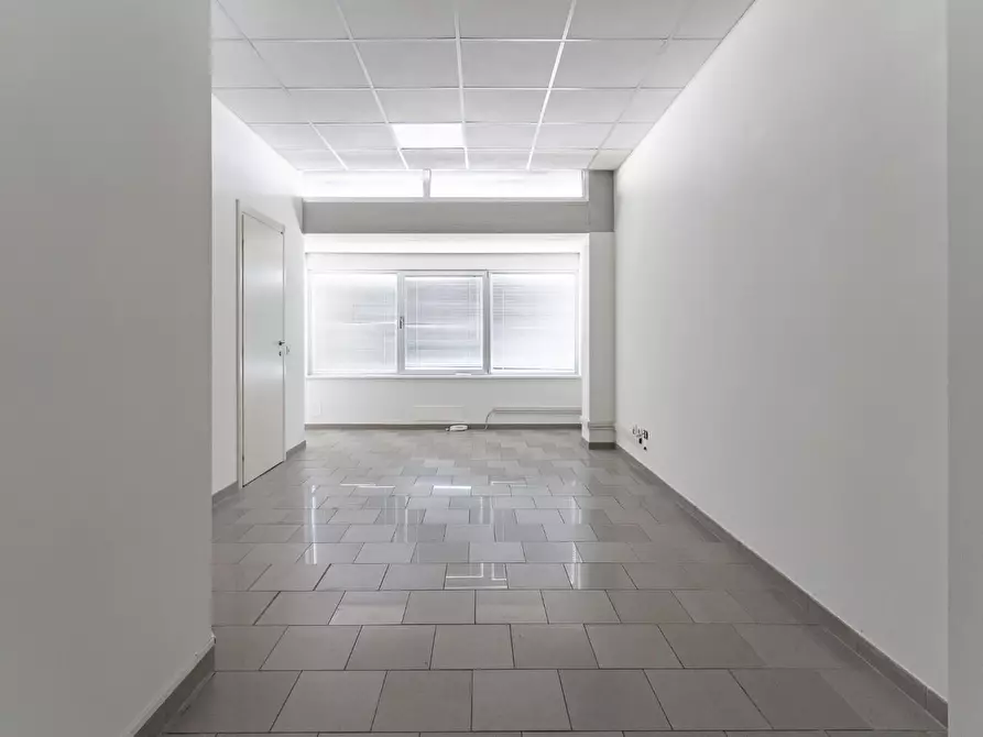 Immagine 12 di Ufficio in affitto  a Empoli