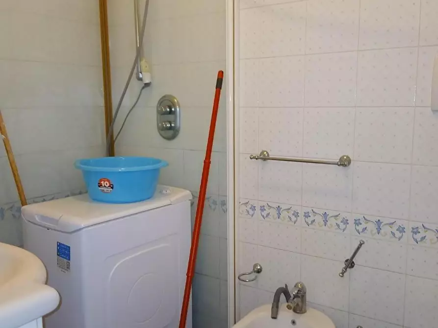 Immagine 6 di Appartamento in vendita  a Viareggio