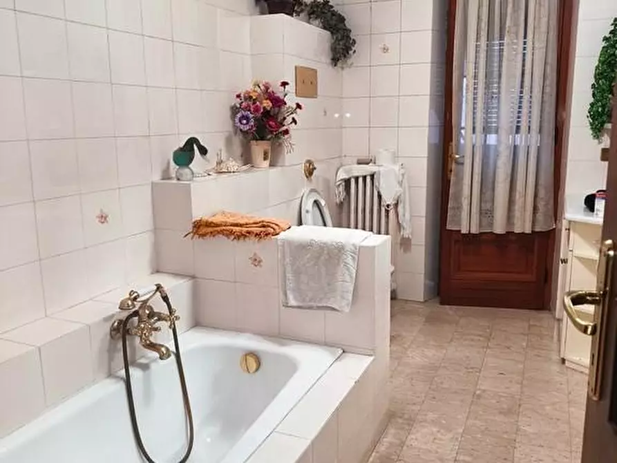 Immagine 17 di Casa semindipendente in vendita  a Castelnuovo Magra