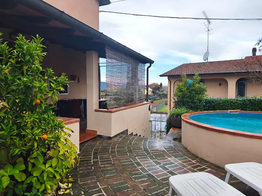 Immagine 2 di Casa semindipendente in vendita  a Castelnuovo Magra