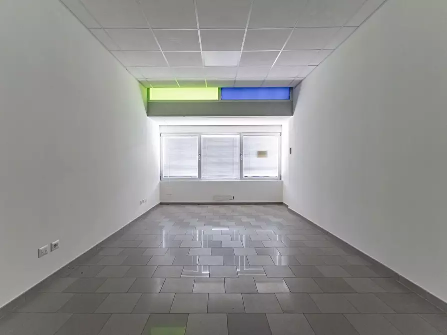 Immagine 11 di Ufficio in affitto  a Empoli