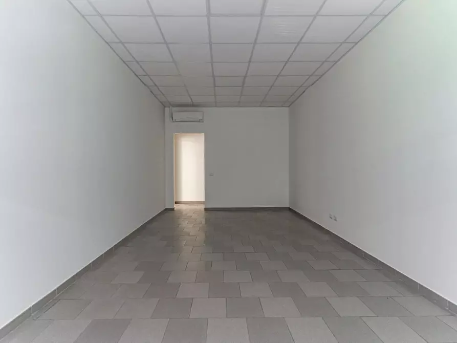 Immagine 13 di Ufficio in affitto  a Empoli