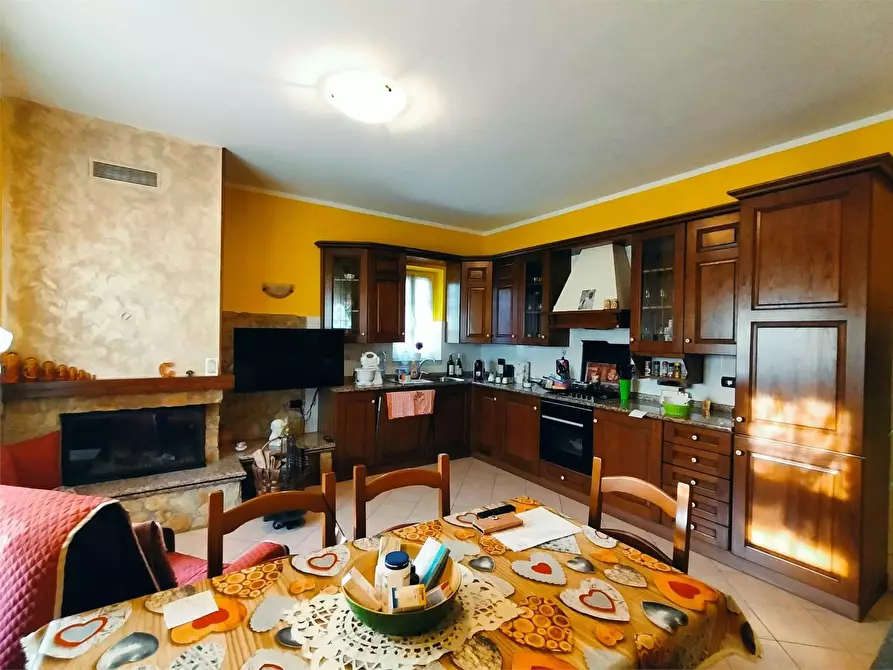 Immagine 1 di Casa semindipendente in vendita  a Ortonovo