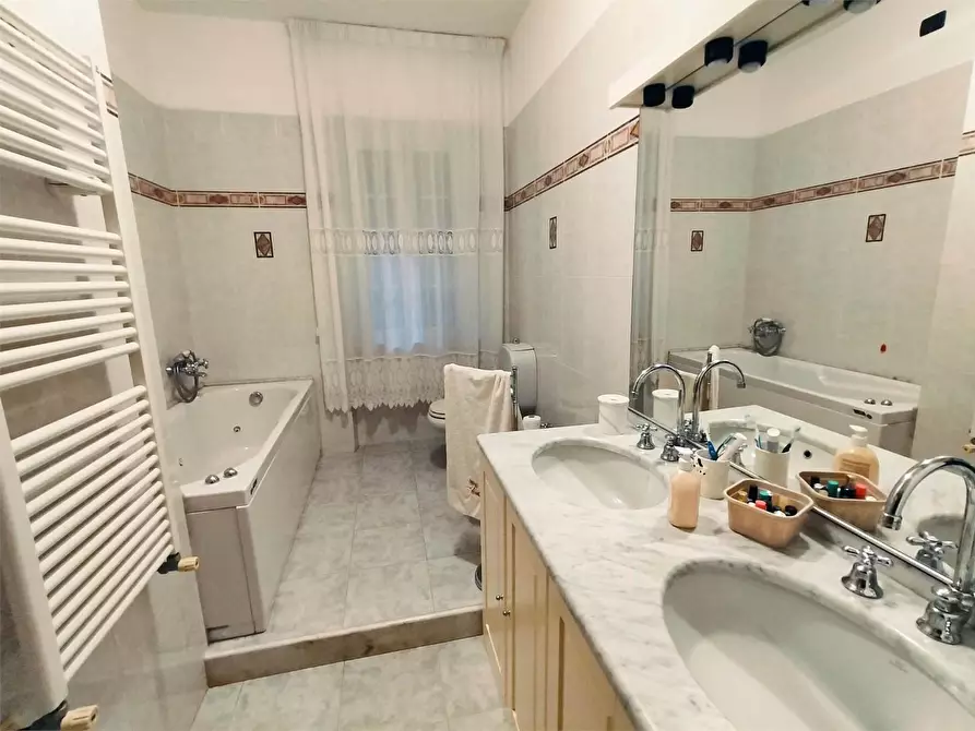 Immagine 14 di Casa semindipendente in vendita  a Ortonovo