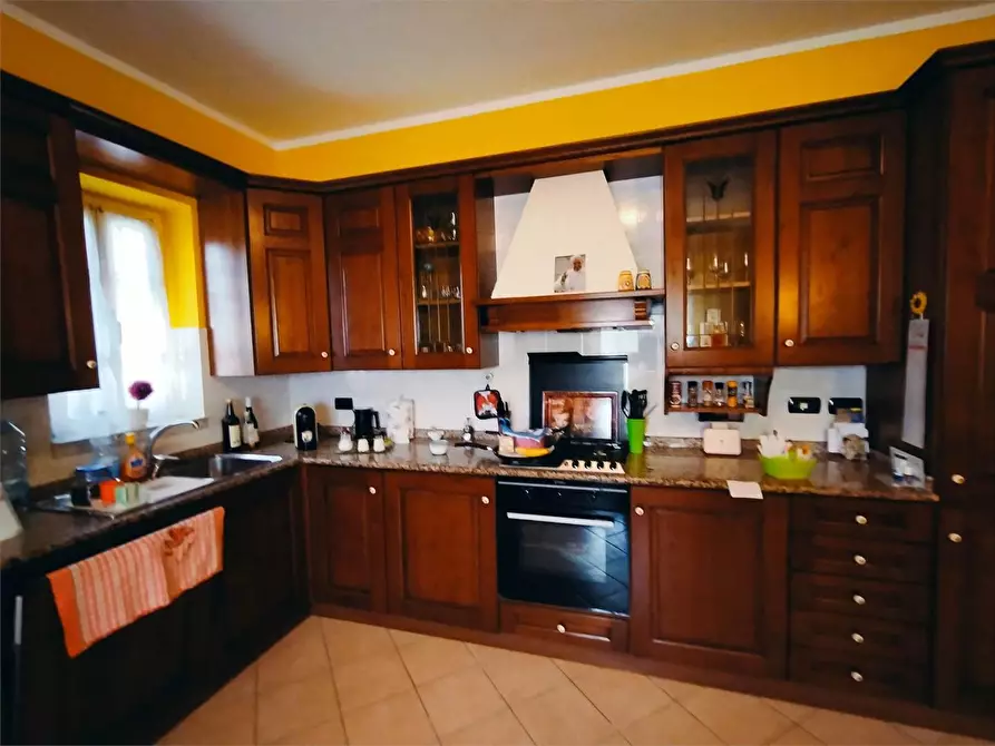 Immagine 5 di Casa semindipendente in vendita  a Ortonovo