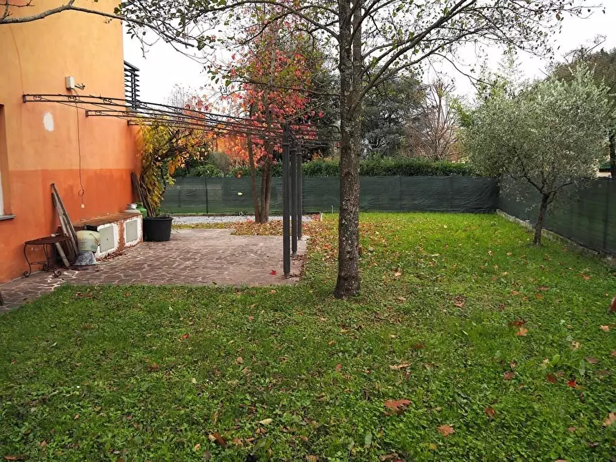 Immagine 35 di Villetta a schiera in vendita  a Capannori