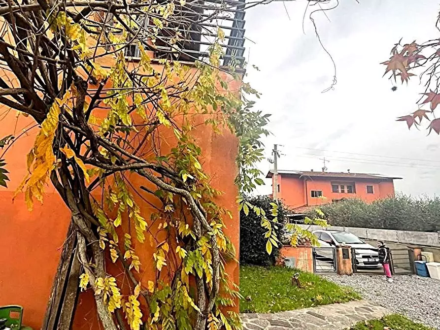 Immagine 36 di Villetta a schiera in vendita  a Capannori