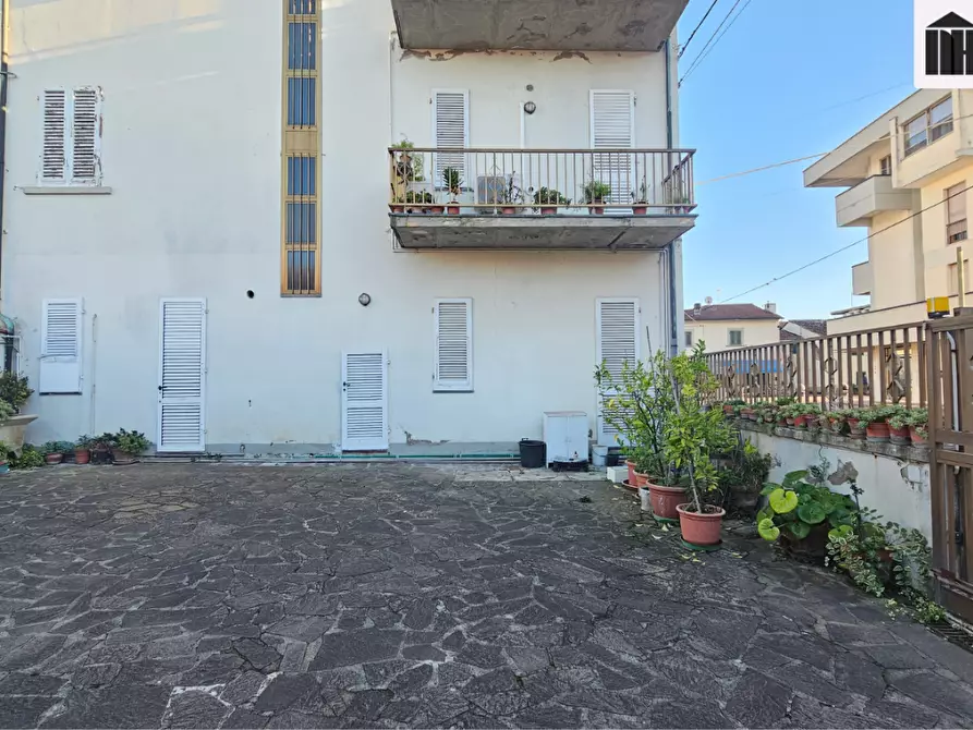 Immagine 29 di Appartamento in vendita  a Santa Croce Sull'arno