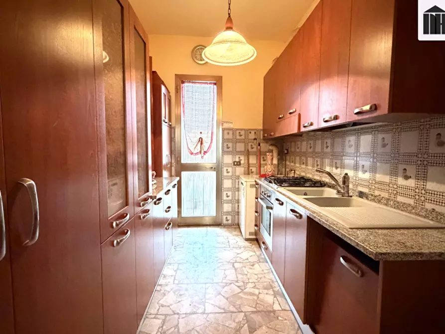 Immagine 11 di Appartamento in vendita  a Santa Croce Sull'arno