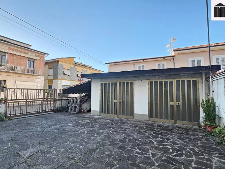 Immagine 5 di Appartamento in vendita  a Santa Croce Sull'arno