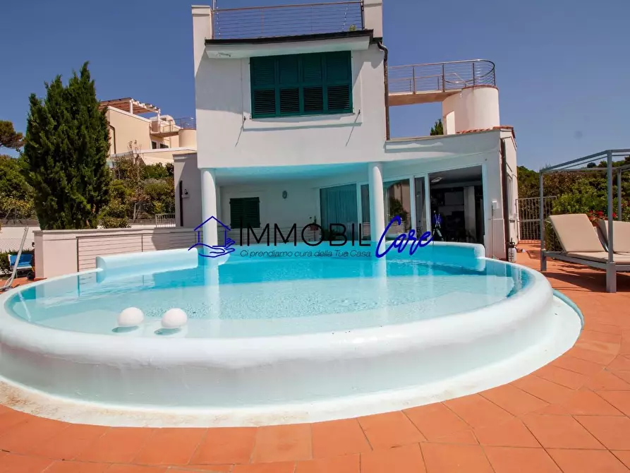 Immagine 3 di Casa indipendente in vendita  a Rosignano Marittimo