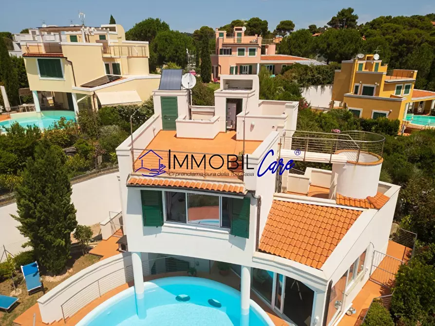 Immagine 2 di Casa indipendente in vendita  a Rosignano Marittimo