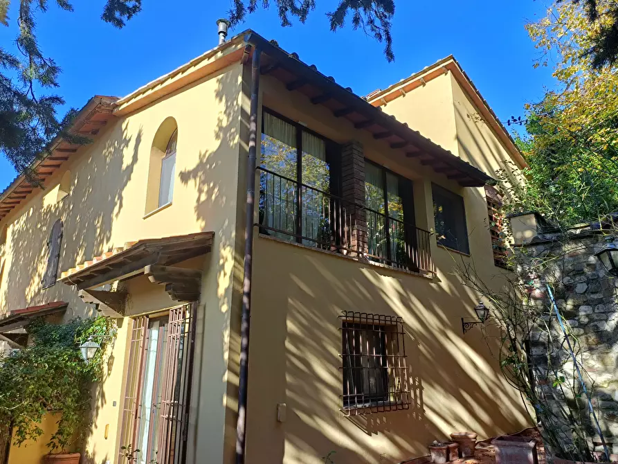 Immagine 38 di Villetta a schiera in vendita  a Montespertoli