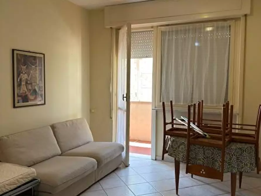 Immagine 2 di Appartamento in vendita  a Carrara