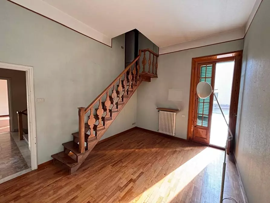 Immagine 10 di Villa in vendita  a Empoli