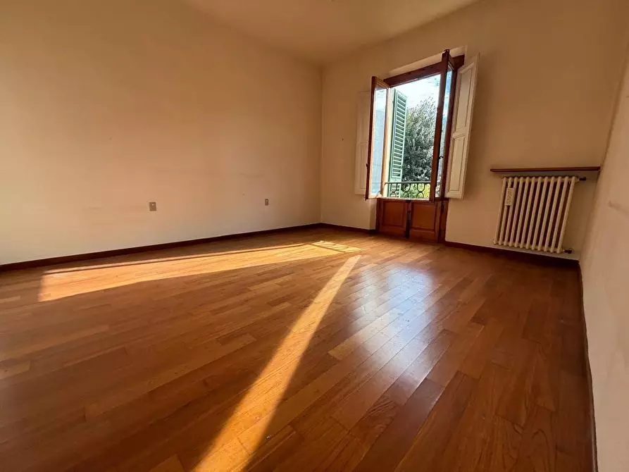 Immagine 2 di Villa in vendita  a Empoli