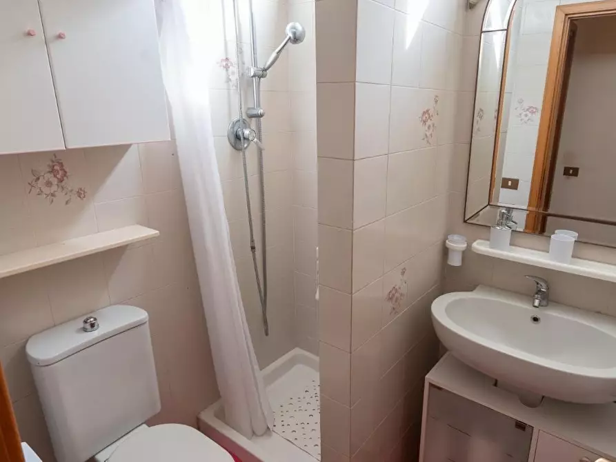 Immagine 7 di Casa semindipendente in vendita  a Ortonovo